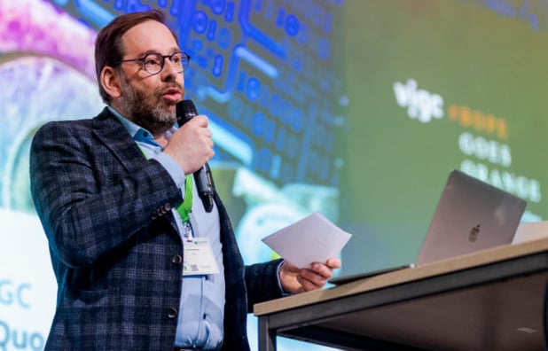 Print in the Digital Age! Riding the Waves of Innovation