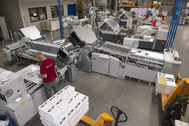 Van Elst Grafische Afwerking : "Le rendement et l'efficacité avec les Stahlfolders"