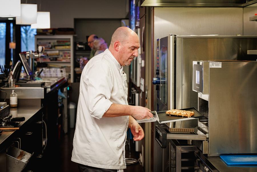 “Kleinste Keuken”, een groot gemak: snelle hap zonder extra personeel