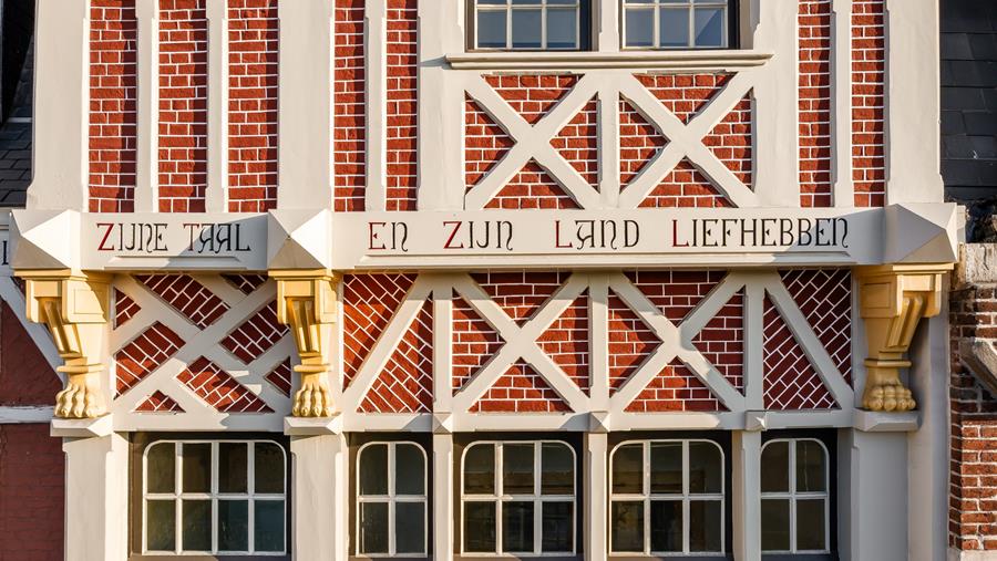 Une façade gantoise de 1895 restaurée dans sa splendeur d'antan