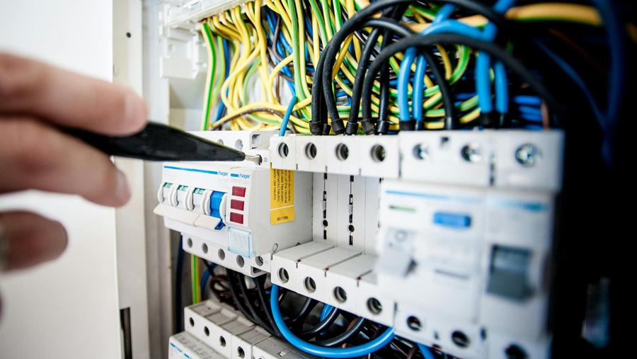 Een warmtepomp correct elektrisch aansluiten doe je zo