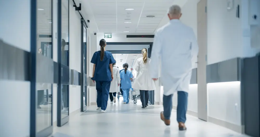 Zorgorganisaties vragen meer steun voor rekrutering van buitenlandse verpleegkundigen