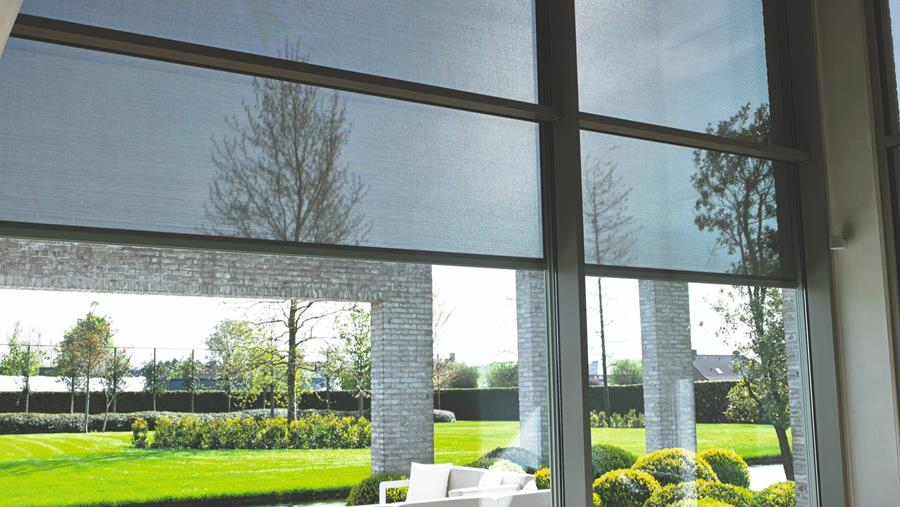 Pourquoi opter pour les stores comme protection solaire?