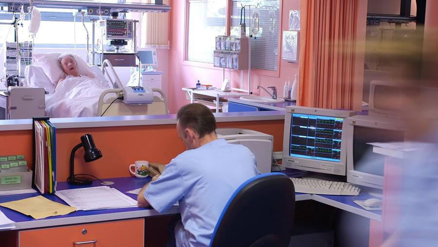KCE: Intensieve zorg: "Veel bedden, maar weinig structuur"