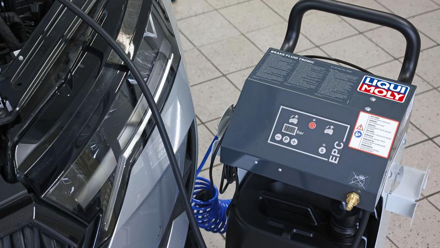 Lucht eruit, remkracht erin