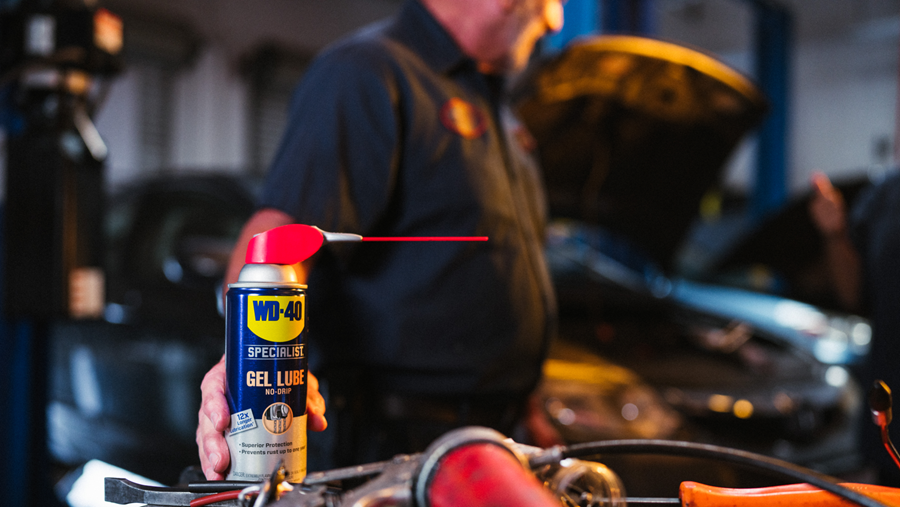 Dites adieu aux frottements et à l'usure avec la graisse en spray WD-40 Specialist®