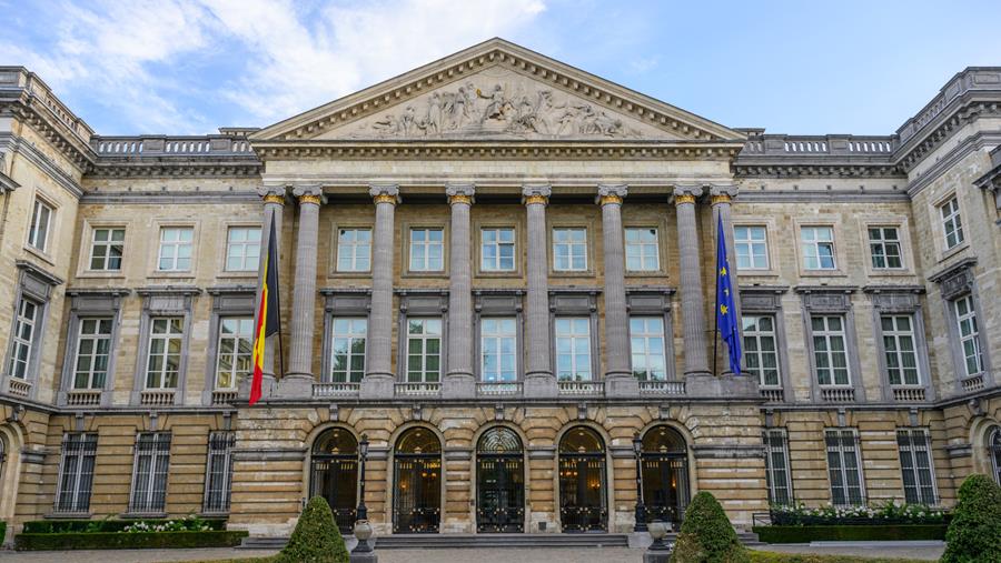 Une loi modifie les compétences de la Commission fédérale de contrôle de la pratique des soins de santé