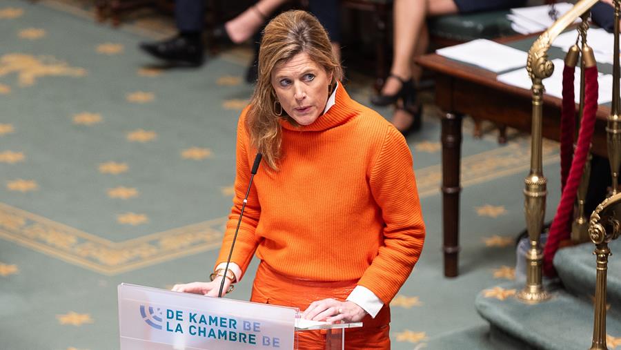 Meerderheid stelt debat oppositievoorstel minstens half jaar uit